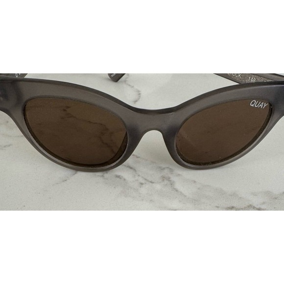 NEW Quay Australia Star Struck Cat Eye Kyle Jenner Sunglasses Gray/Brown - Picture 9 of 9